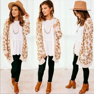 Tan Leopard print cardigan with pockets! Brand new